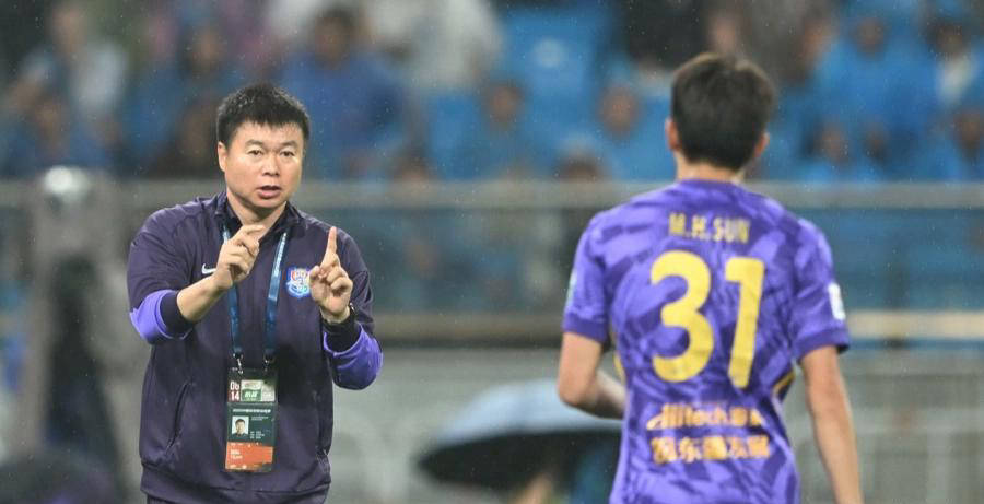 到杨帆头球, 消进球 到杨帆头球, 消进球