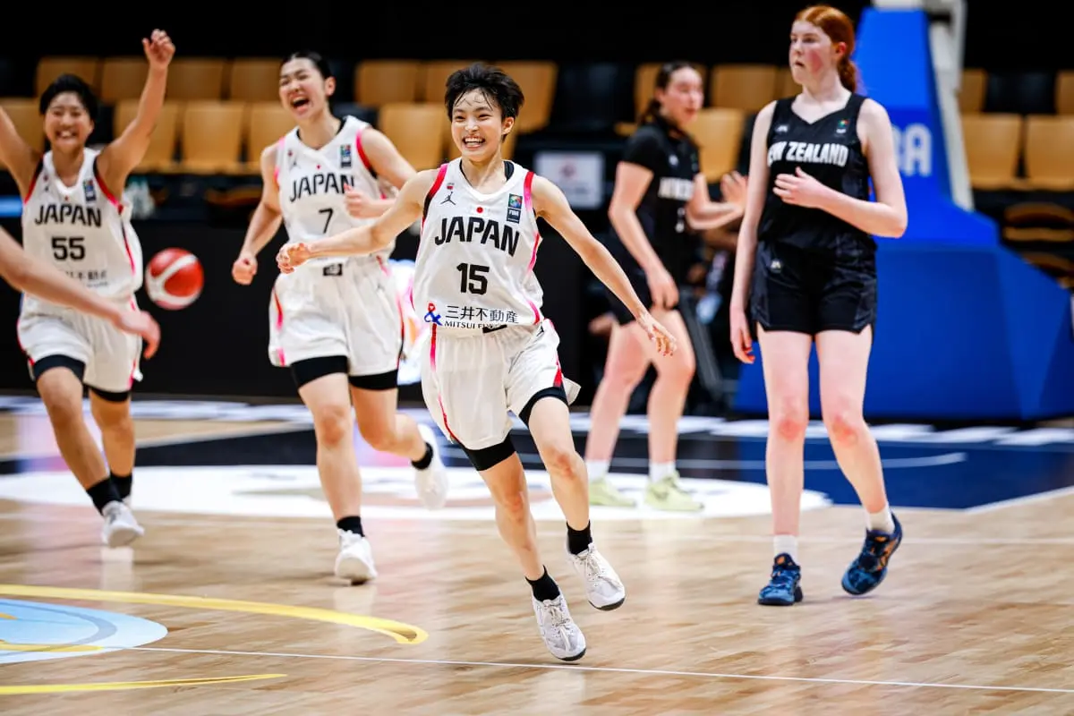 中国女篮附, 决出两席 中国女篮附, 决出两席